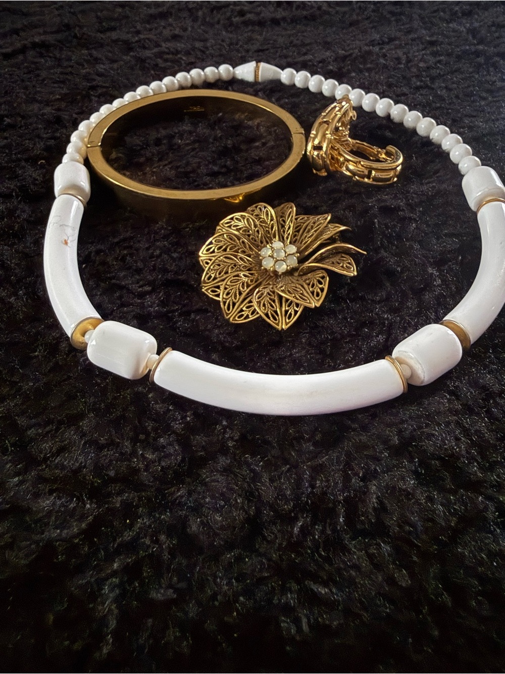 Soft Power Vintage 4 Piece Jewelry Bundle Sarah Coventry Trifari J.Crew